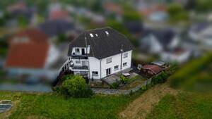 Außergewöhnliche 2-Zimmer-Dachgeschosswohnung mit Kamin, Vollbad, Balkon & ausgebautem Dachboden – 59514 Welver – Vorschaubild 2