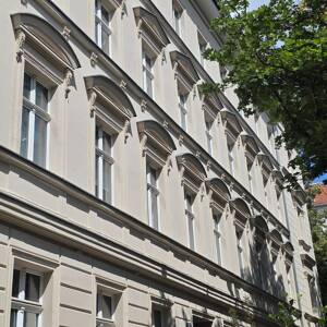 Top-sanierte Altbauwohnung in Bestlage - nur wenige Schritte zum Boxhagener Platz! – 10247 Berlin – Vorschaubild 1