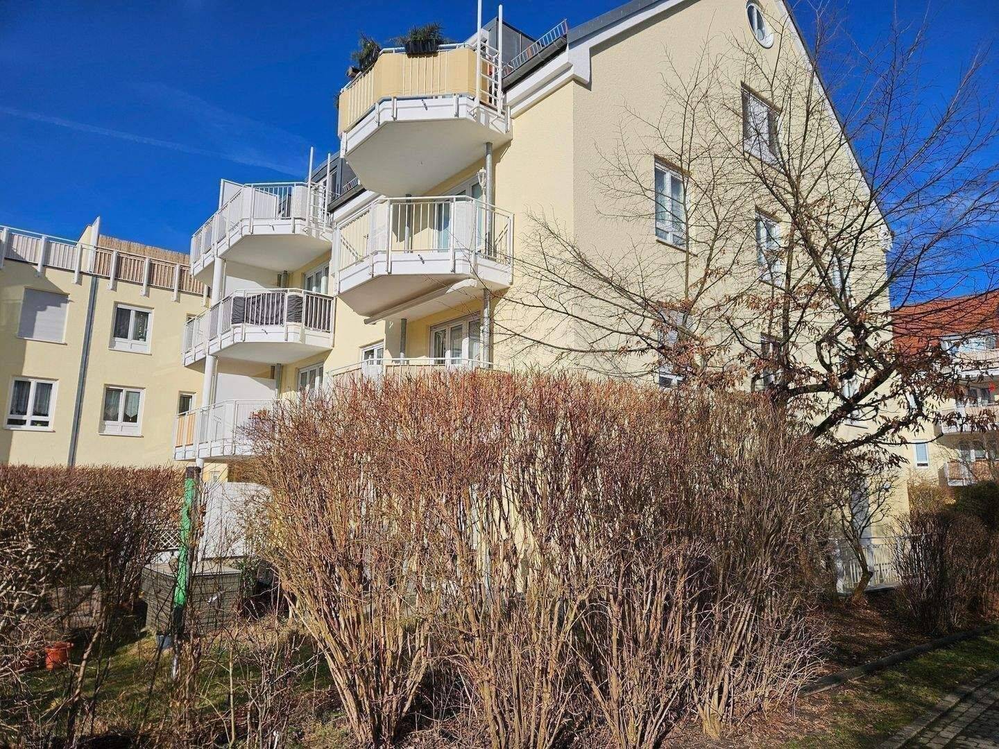 Bereits vermietet: Kleine 2 Zimmer-Wohnung. Kochnische. Balkon. Tiefgaragen-Stellplatz – Dresden – Vorschaubild 2