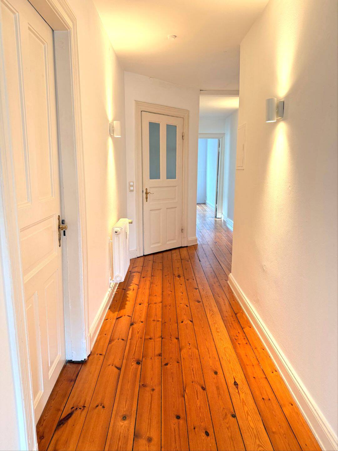 Uhlenhorst: Licht, Luft & Altbauflair - 4 Zimmer mit Balkon und Weitblick – Hamburg – Vorschaubild 2