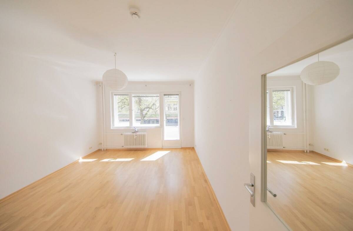 Wohnen am Ludwigkirchplatz: 3 Zi-Whg mit Aufzug Balkon u. inkl. Stellplatz – 10719 Berlin – Bild 1 von 9