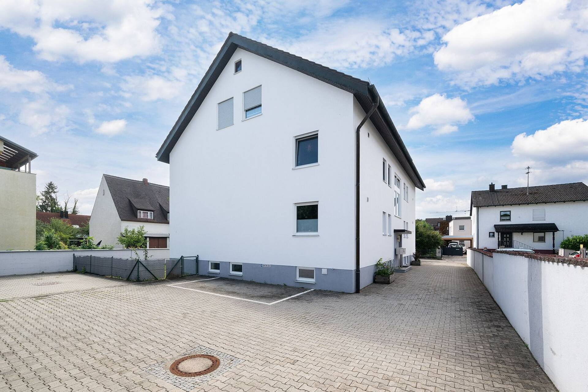 Mehrfamilienhaus in 85757 Karlsfeld mit 472 m² kaufen