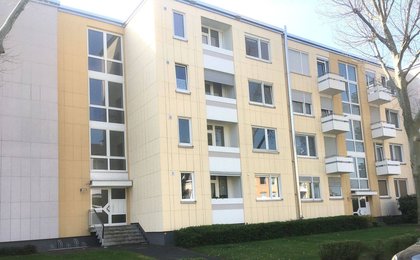 3-Zimmer-Wohnung II Nähe S-Bahn II Süd-Loggia II TG-Stellplatz II ab Sofort Bezugsfrei – Frechen – Vorschaubild 2