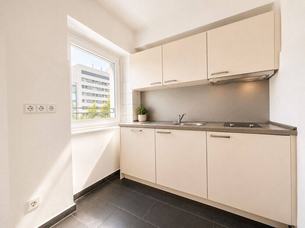 Provisionsfrei: Bezugsfreies City-Apartment am KadeWe Free of commission: Modern Studio At KadeWe – Berlin – Vorschaubild 4