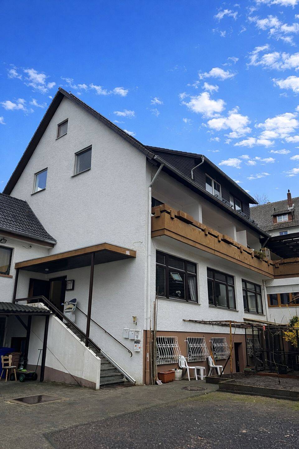 Gasthof sucht neuen Wirt - mit 10 vermieteten Einheiten und viel Potenzial – Heigenbrücken – Bild 1 von 9