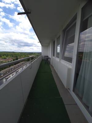 Kapitalanlage mit Weitblick in Sindelfingen: Vermietete 3-Zi-Whg im 13. OG mit Südostbalkon & Garage – 71067 Sindelfingen – Vorschaubild 2