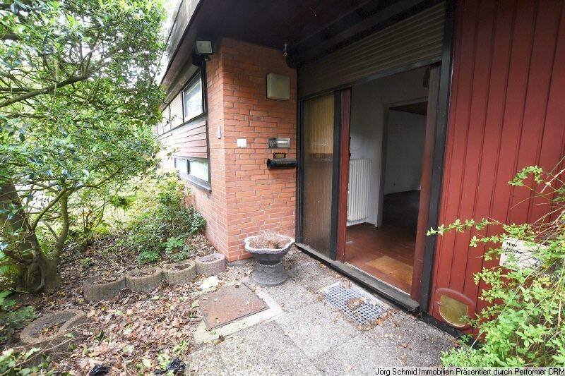 Bungalow, uneinsehbar mit Garage