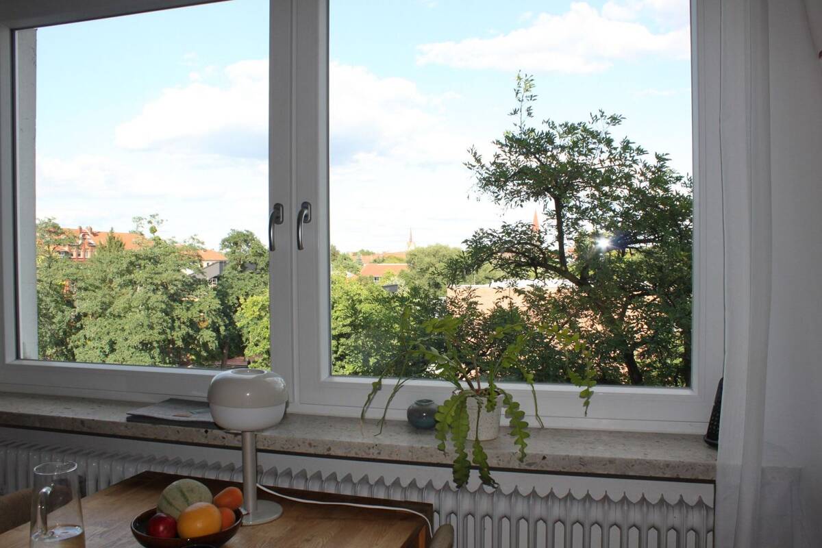 Helle 3-Zimmer-Eigentumswohnung mit Balkon, Garage und schönem Ausblick in Hannover-Vahrenwald – 30165 Hannover – Bild 1 von 9