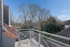 Großzügiges Wohnerlebnis: Modernisierte DG-Maisonette mit perfekter Sonnen-Ausrichtung! – 22043 Hamburg – Vorschaubild 2