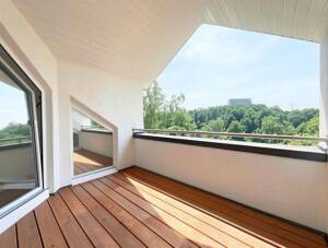 Traumhafter Weitblick inklusive: Sonnige 3-Zi.-Dachgeschosswohnung mit Einzelgarage – 70567 Stuttgart – Vorschaubild 7