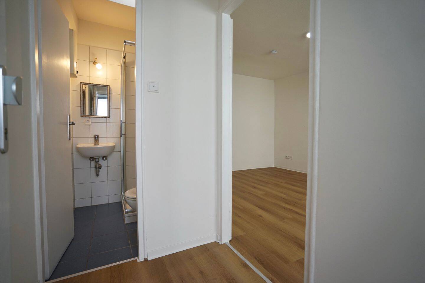 Ihr eigenes kleines Zuhause in der Stadt / *1 Zi. Haus* – Nürnberg – Vorschaubild 2