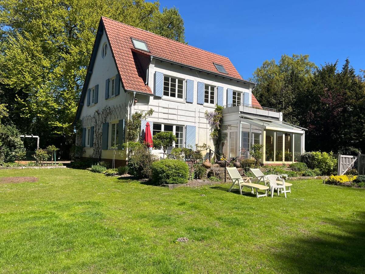 Traumlage: Einzigartiges 2418qm Grundstück mit charmantem Landhaus – 28355 Bremen – Bild 1 von 9
