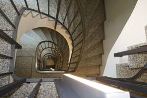Möbliertes Apartment in gepflegten Zustand, vermietet, ca. 4 % Rendite – 80807 München – Vorschaubild 1