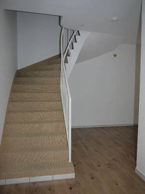 Traumhaftes Vorderhaus mit 2 Bädern, Einbauküche und Außenterrasse in TOP-Lage – 40489 Düsseldorf – Vorschaubild 7