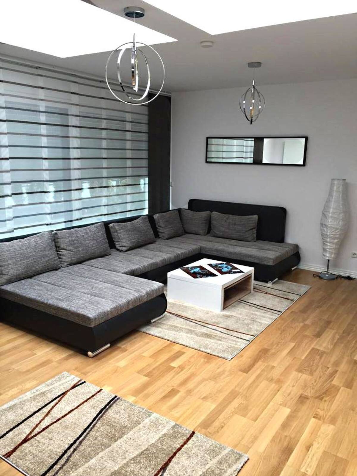 Stylische 2-Zimmer Wohnung in Düsseldorf-Heerdt – 40549 Düsseldorf – Bild 1 von 8