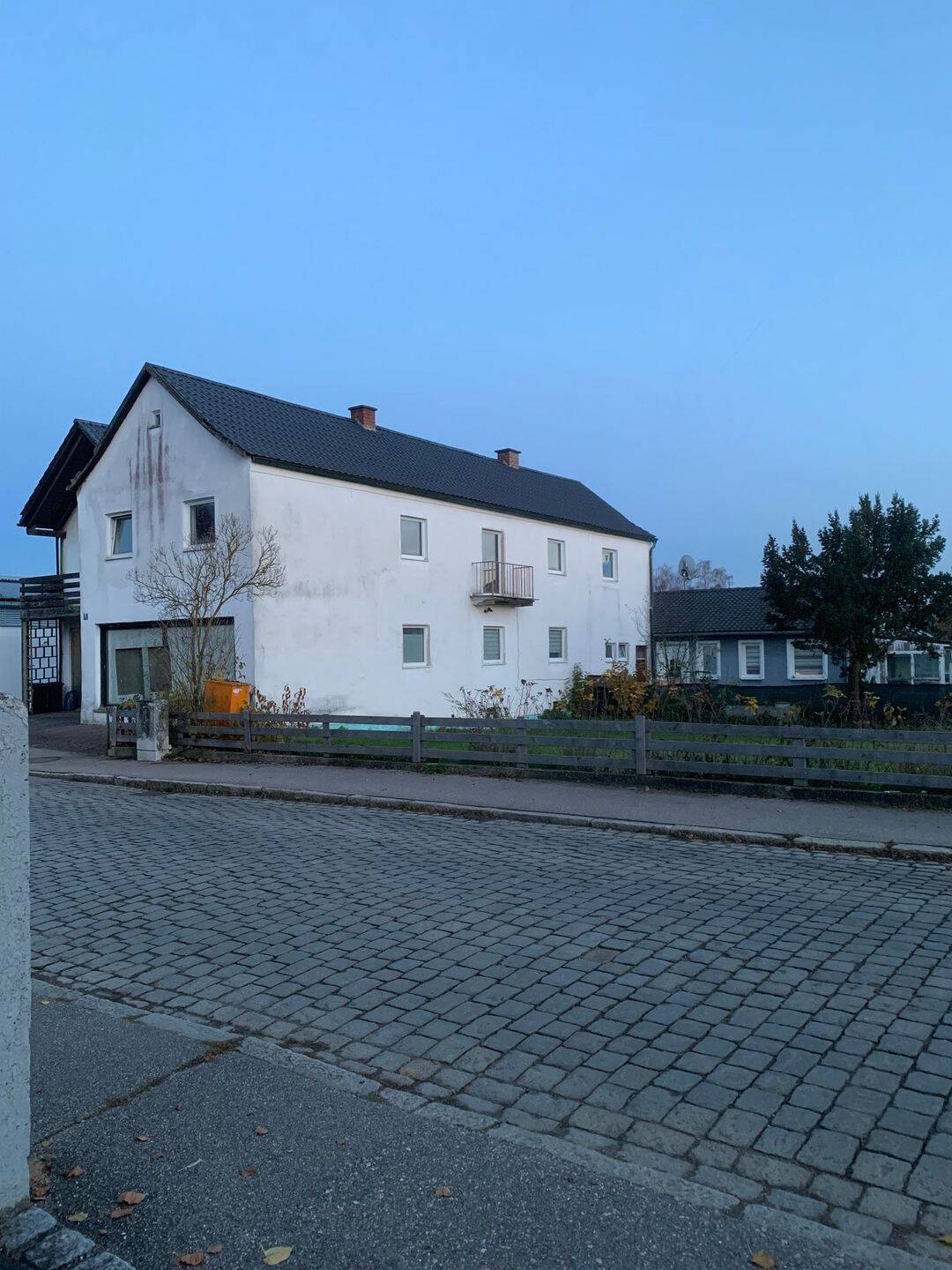 Zwei Einfamilienhäuser mit viel Platz im Zentrum von 84085 Langquaid – Langquaid – Vorschaubild 3