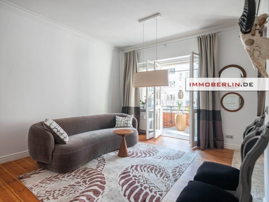 IMMOBERLIN.DE - Wohlfühllage! Stilvolle Altbauwohnung mit ruhiger Westloggia nahe Ludwigkirchplatz – Berlin – Bild 1 von 9