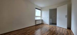 Viel Raum für Ihre Wohnideen: Attraktive 4-Zimmerwohnung mit zwei Balkonen und Garage – 76131 Karlsruhe – Vorschaubild 5