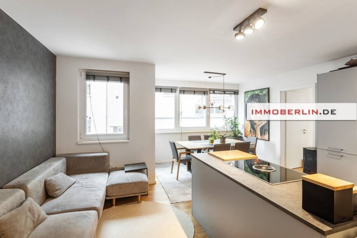 IMMOBERLIN.DE - Energieeffizienzklasse A: Moderne Wohnung mit großzügigem Balkon & Tiefgaragenplatz – 12437 Berlin – Bild 1 von 9