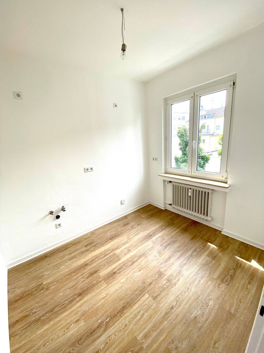 Großzügige & helle Loggia Wohnung auf der Königstraße ! – Krefeld – Vorschaubild 4