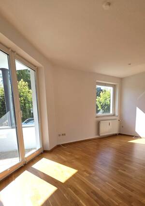 Schöne helle Hochparterre- Wohnung mit Balkon zu vermieten – 26135 Oldenburg – Vorschaubild 2