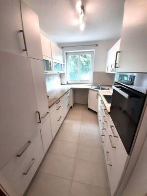 Für Berufstätige! Frisch gestrichene, schöne 4-Zi-Whg, 1. OG, großz. Balkon, frisch saniertes Du-Bad, neue EBK, Vinylboden neu, Garage mögl. – 28309 Bremen – Vorschaubild 4