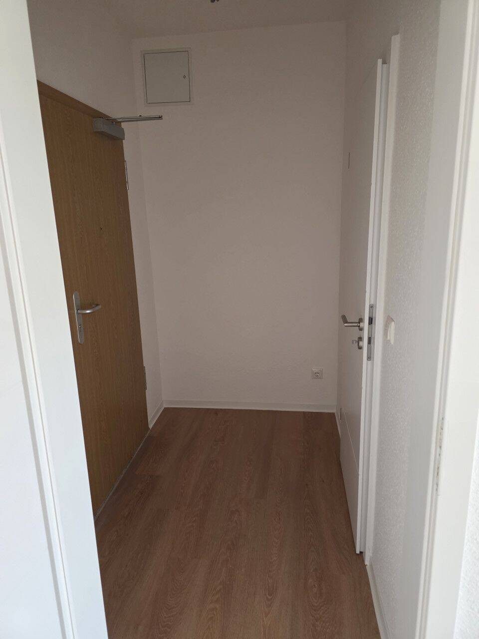 2 Raum Wohnung mit Balkon – Magdeburg – Vorschaubild 2