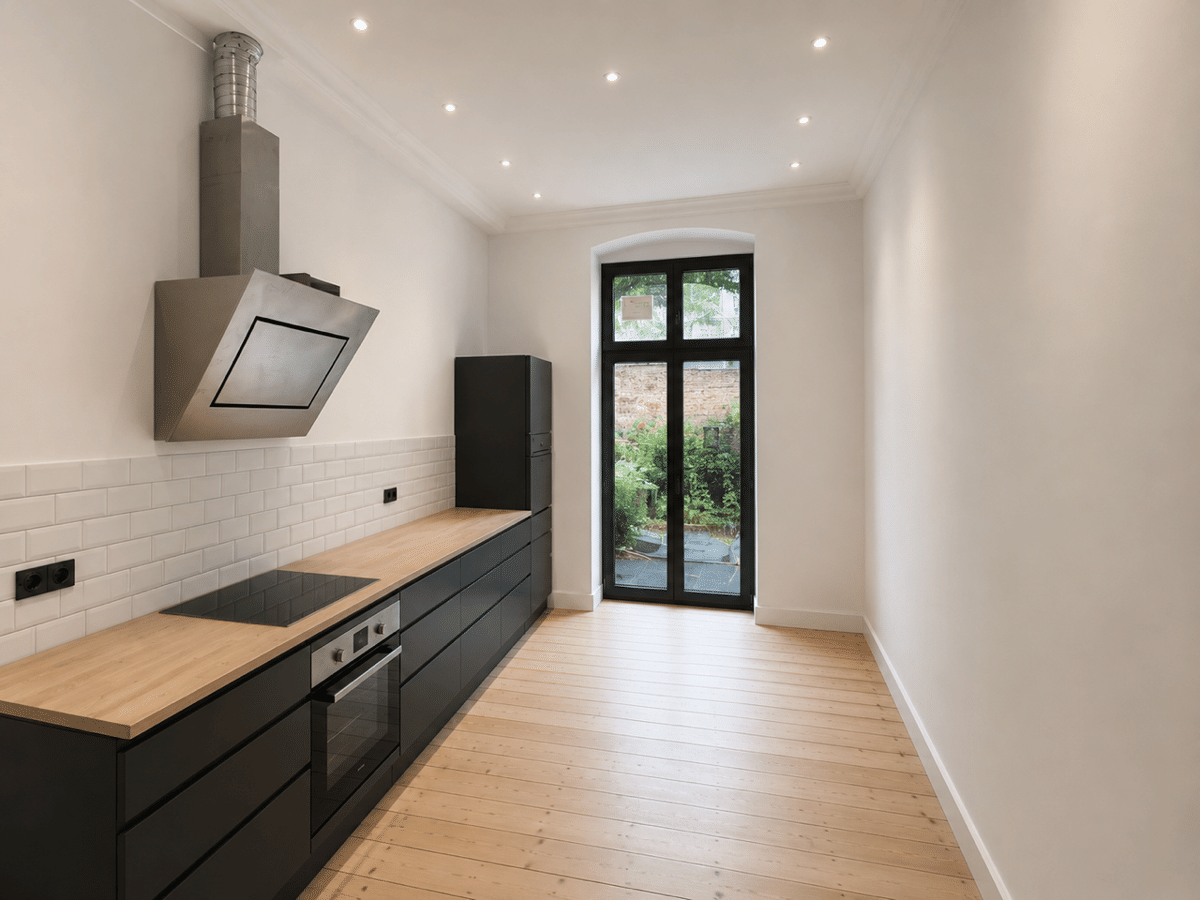 Kernsanierte und teilmöblierte Gartenwohnung in Pempelfort – 40211 Düsseldorf – Bild 1 von 6