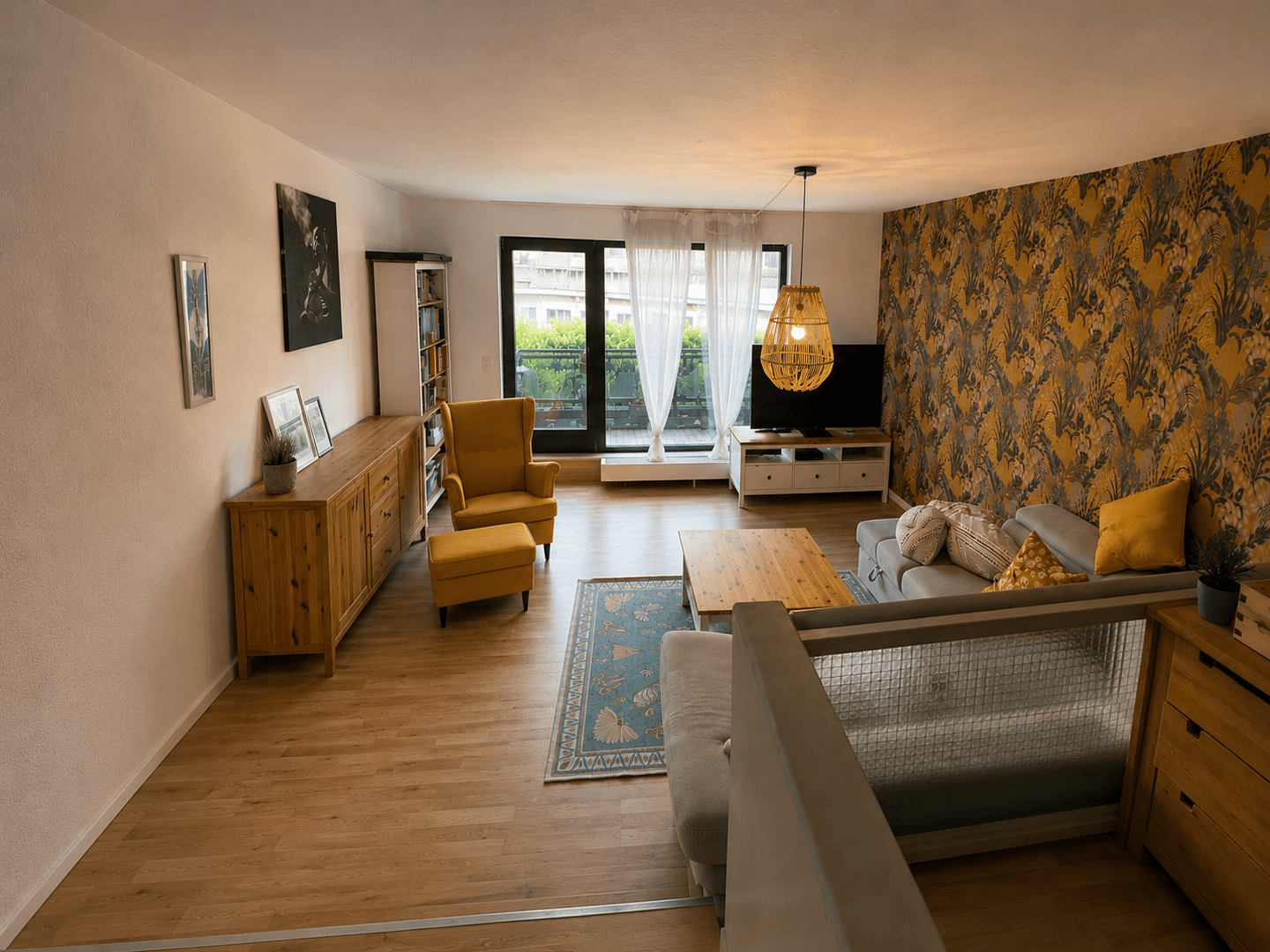 Saarbrücken.Mühlenviertel- Außergewöhnliche Split-Level-Wohnung mit Hauscharakter und Gartenmitbenutzung