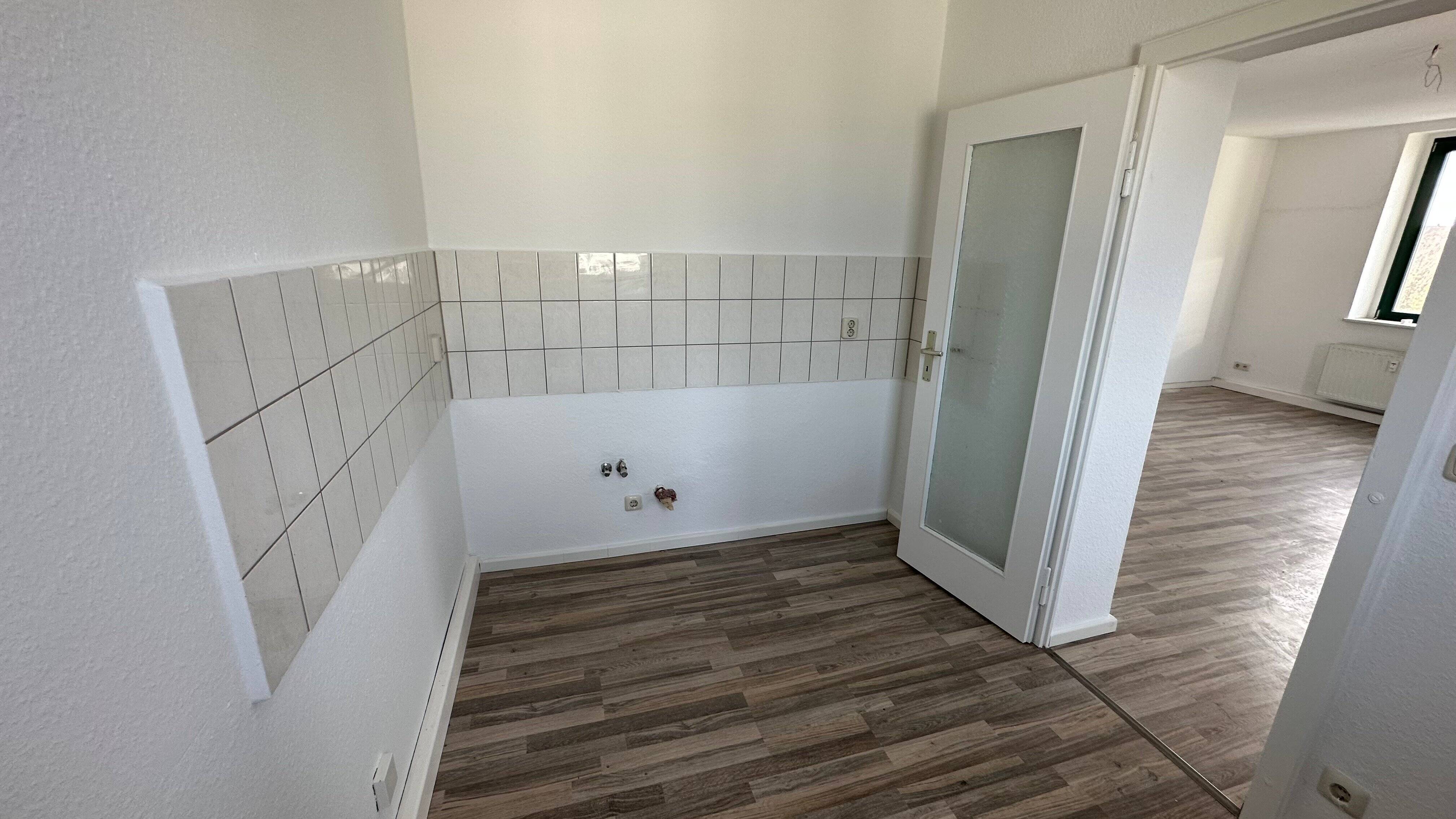 1. Monat kaltmietfrei - EBK möglich - Bad mit Fenster – Chemnitz – Vorschaubild 4