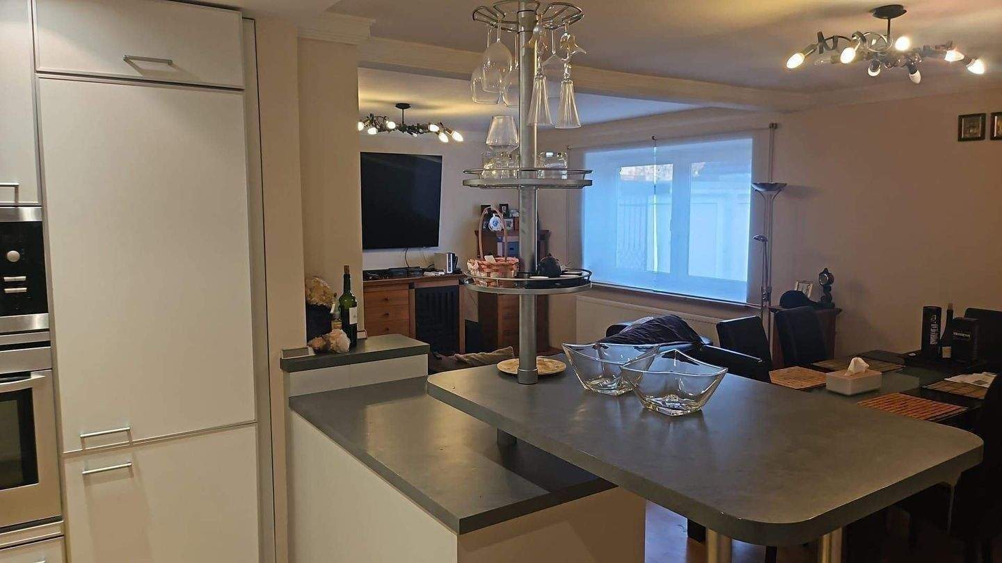 Attraktives, freistehendes Einfamilienhaus mit Keller und 2 Garagen zu verkaufen! – Bielefeld – Vorschaubild 4