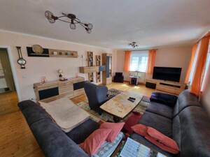 Zentrumsnah und naturnah ... Renovierte 4-Zimmer-Wohnung – 90765 Fürth – Vorschaubild 2
