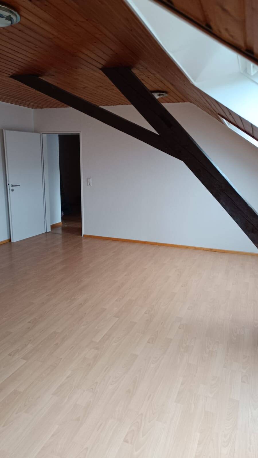 3-Zimmer-Dachgeschosswohnung im Herzen von Lahr zu vermieten