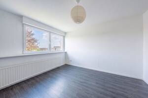 Viel Platz für Ihre Zukunft: Lichtdurchflutete 5-Zimmer-Wohnung mit zwei Loggien und eigener Garage – 44329 Dortmund – Vorschaubild 4