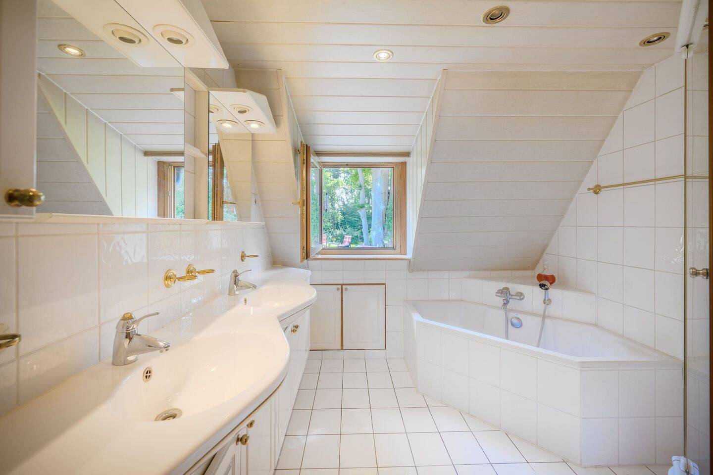 Charmantes Einfamilienhaus mit idyllischem Garten – Starnberg – Vorschaubild 8