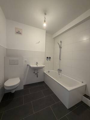 Frisch renovierte, großzügige 3-Zimmer-Wohnung mit Dachterrasse im beliebten Wöhrd! – 90489 Nürnberg – Vorschaubild 6