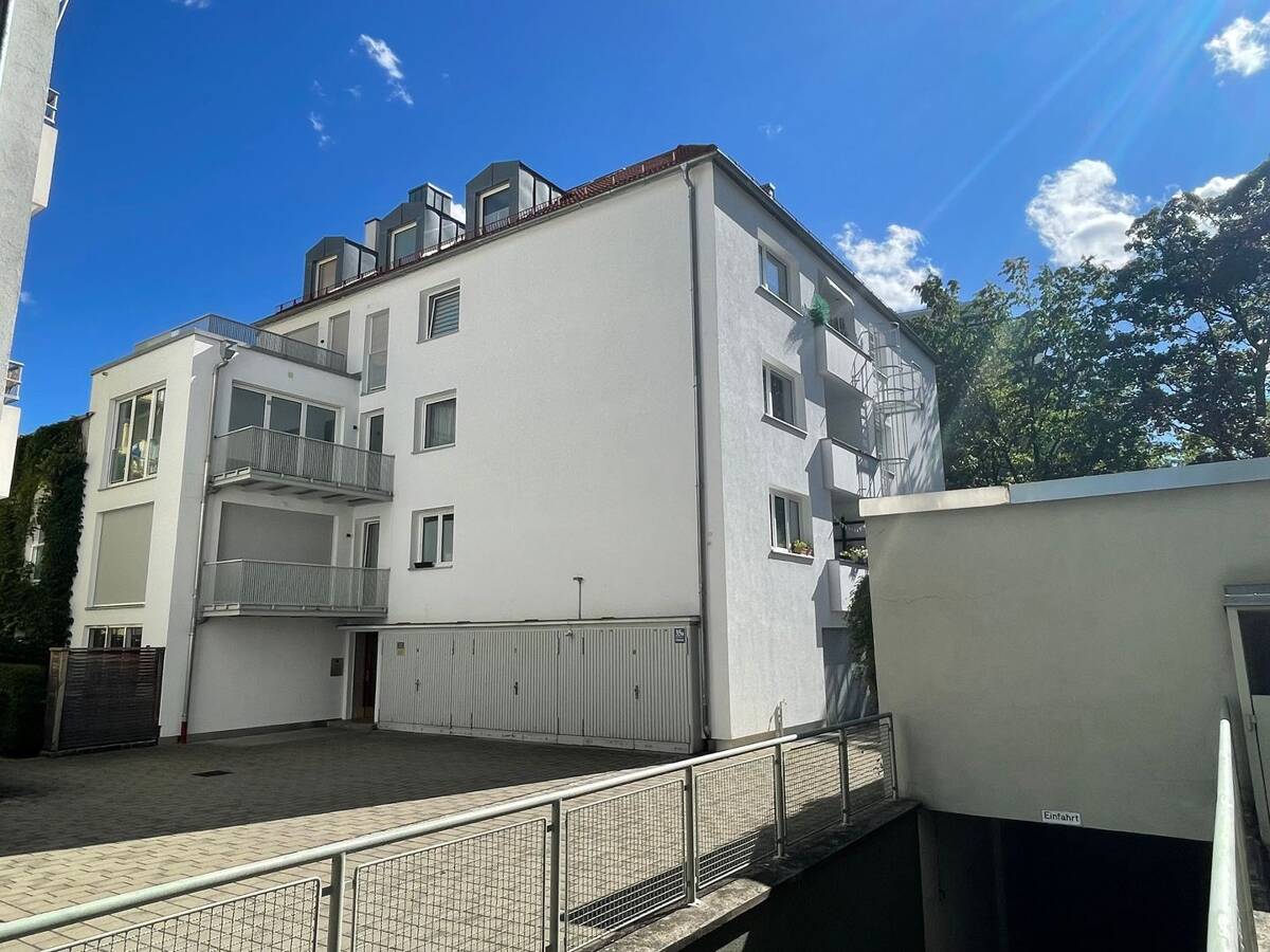 Wohlfühlwohnung in bester Ausstattungsqualität sucht neuen Bewohner – 80335 München – Bild 1 von 9