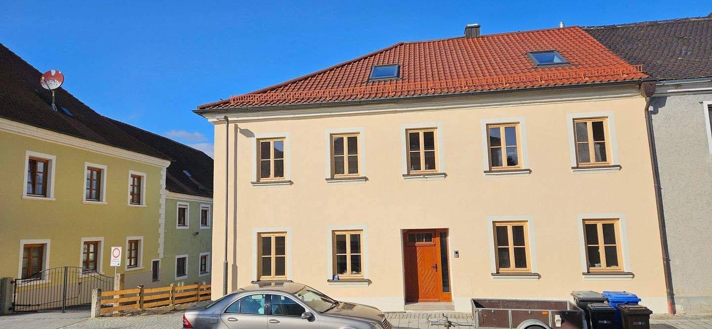 Ich bin wunderschön und eine 2,5- Zimmer -Terrassenohnung mit Flair in der Nähe von Vilshofen an der Donau!