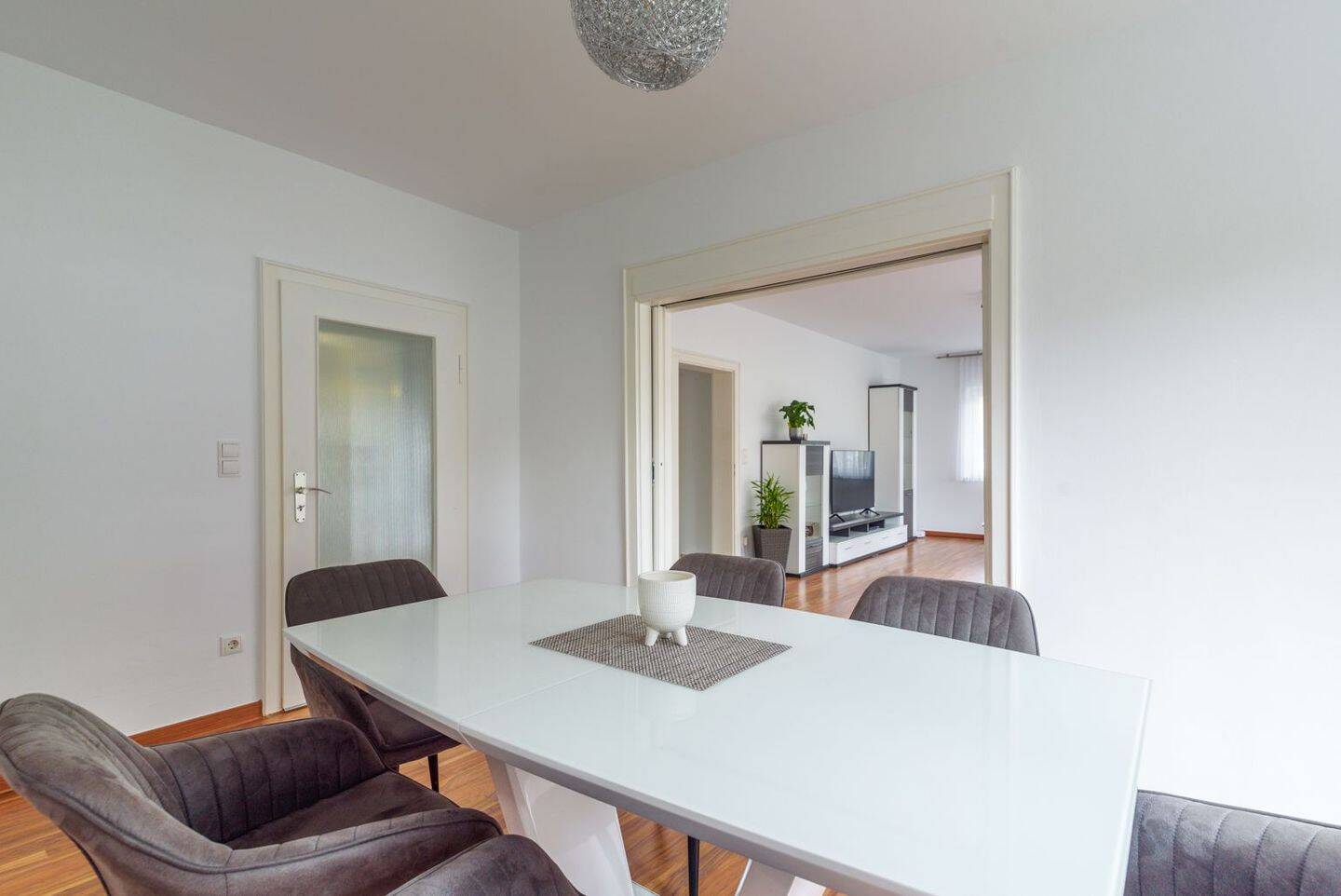 Freundliche und helle 3-Zimmer-Wohnung mit gehobener Ausstattung und Terrasse in Nürnberg/Boxdorf – Nürnberg – Vorschaubild 5