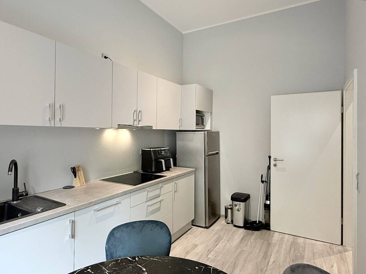 Saniert und vollständig möbliert: hochwertig ausgestattete 1,5-Zimmer-Wohnung – Düsseldorf – Vorschaubild 5