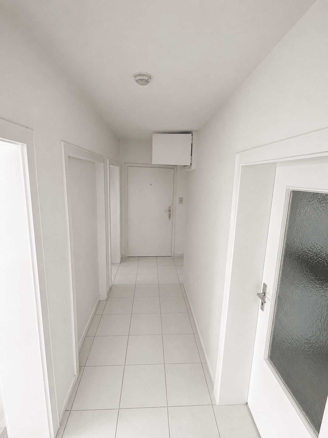 Schöne 3-Zi Wohnung mit Einbauküche, Balkon und Keller in einer zentralen und und ruhigen Lage – Munster – Vorschaubild 3
