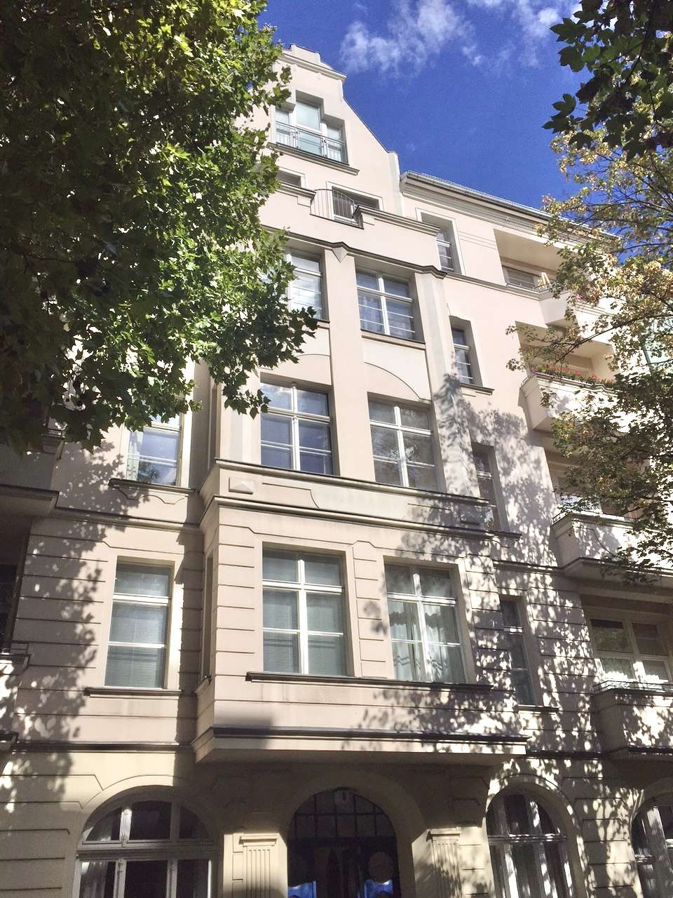 Herrschaftlicher Altbau in Ku'damm Seitenstraße – Berlin – Vorschaubild 2