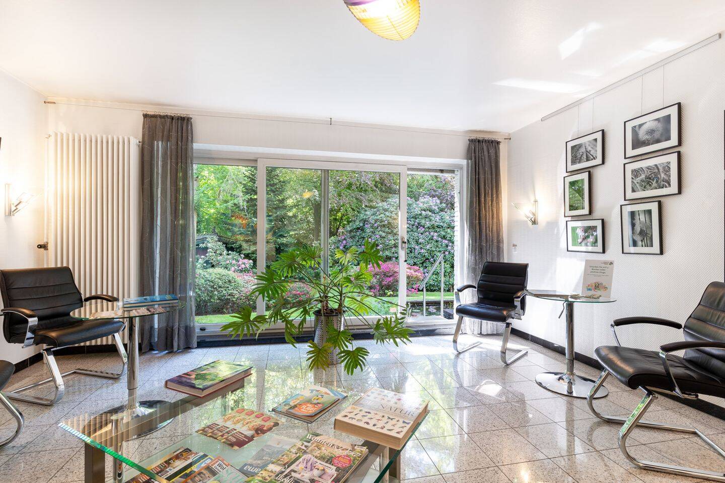 Wohn-u. Geschäftshaus ca. 460 m² Fläche | Eigentümerwohnung |3 Praxen| 6 Carports| 3 Stellplätze – Gütersloh – Vorschaubild 8