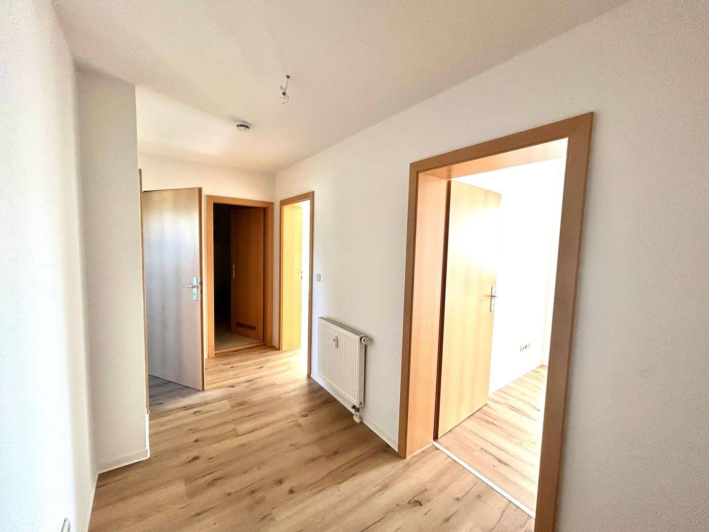 ***Helle 3-Zimmer-Dachgeschosswohnung in Altendorf mit neuem Bodenbelag*** – Chemnitz – Vorschaubild 5