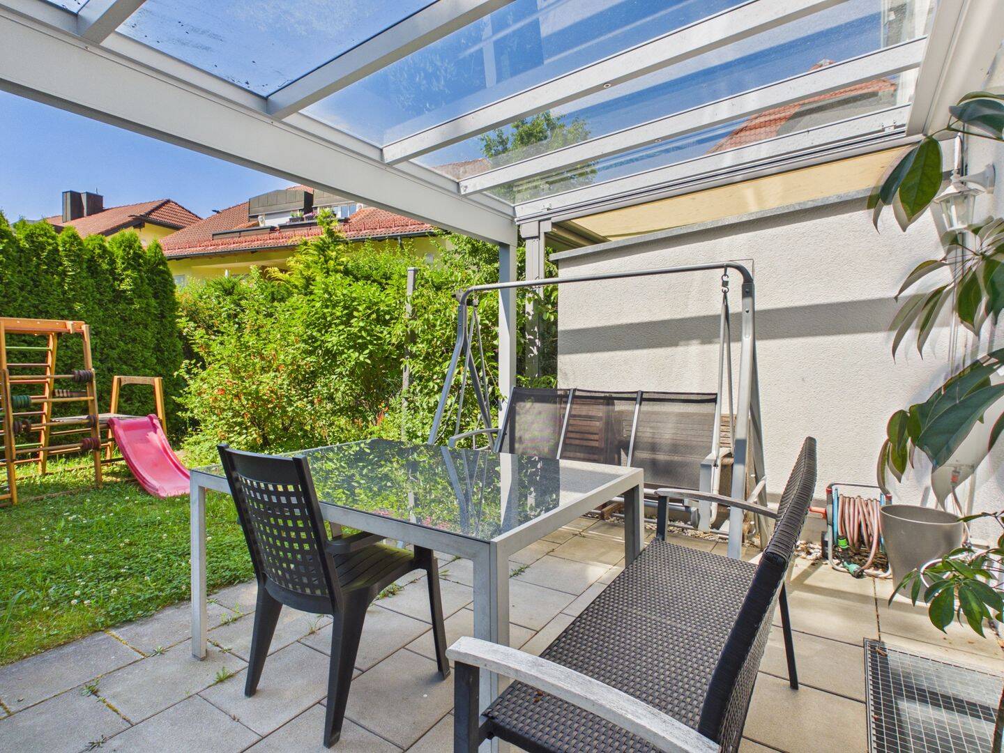 Modernes Reihenhaus mit Garten und hochwertiger Austattung in München – München – Vorschaubild 8