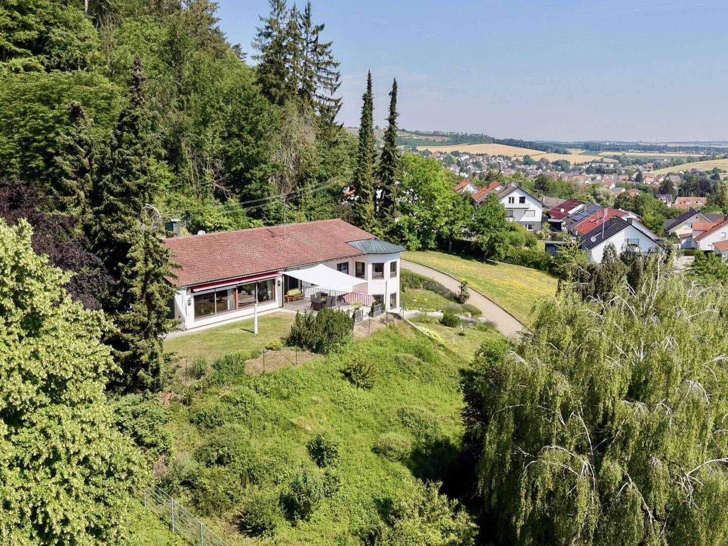 Ein Anwesen mit Charakter und besonderer Aussichtslage - ehemaliges Unternehmerhaus – Bopfingen – Vorschaubild 2