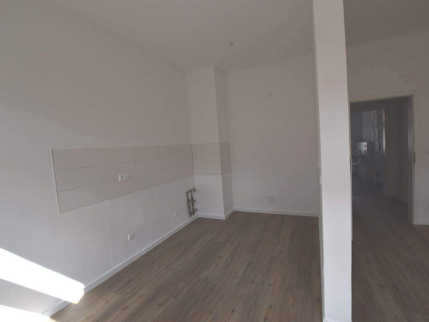 Helle gut geschnittene 3 Zimmerwohnung mit offener Küche Erstbezug nach Sanierung – Leipzig – Vorschaubild 3