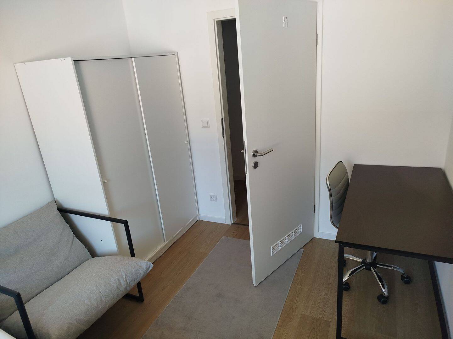 Gemütliches, möbliertes WG Zimmer in zentraler Lage in Nürnberg – Nürnberg – Vorschaubild 3