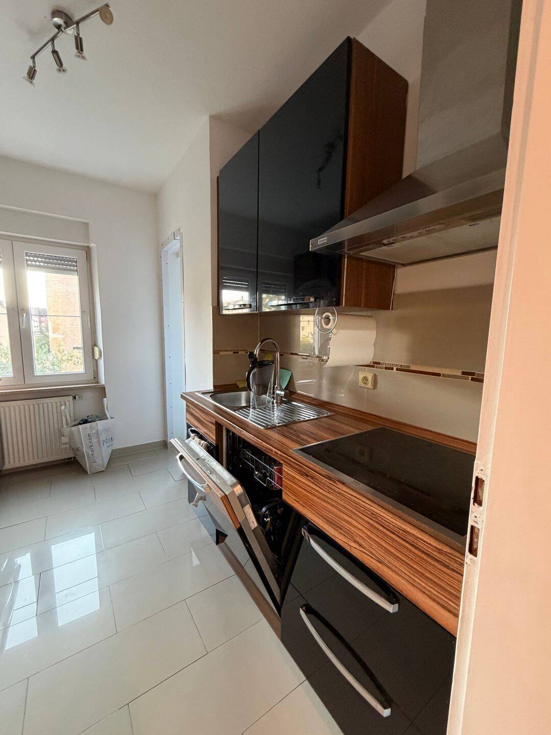 Lebendig wohnen in Nürnberg: 3-Zimmer-Wohnung mit Einbauküche in der Nornenstraße – Nürnberg – Vorschaubild 8