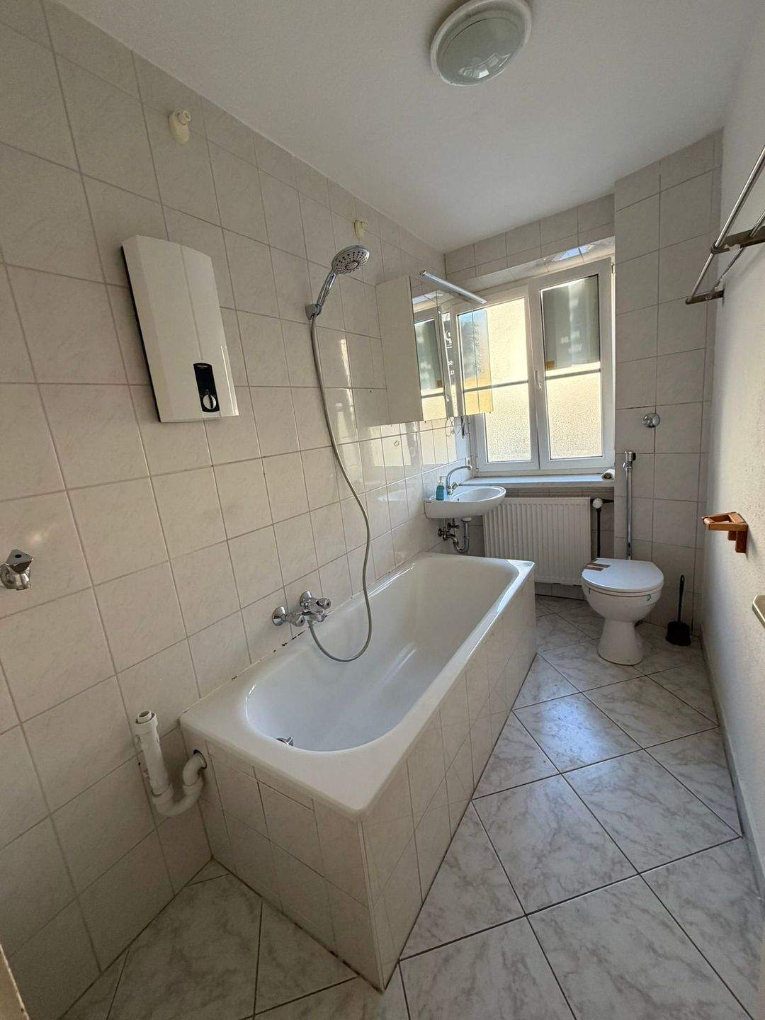 Top Lage - 200 m zur Kaiserburg - Etagenwohnung - 3.OG - (Prov.frei!) – Nürnberg – Vorschaubild 4